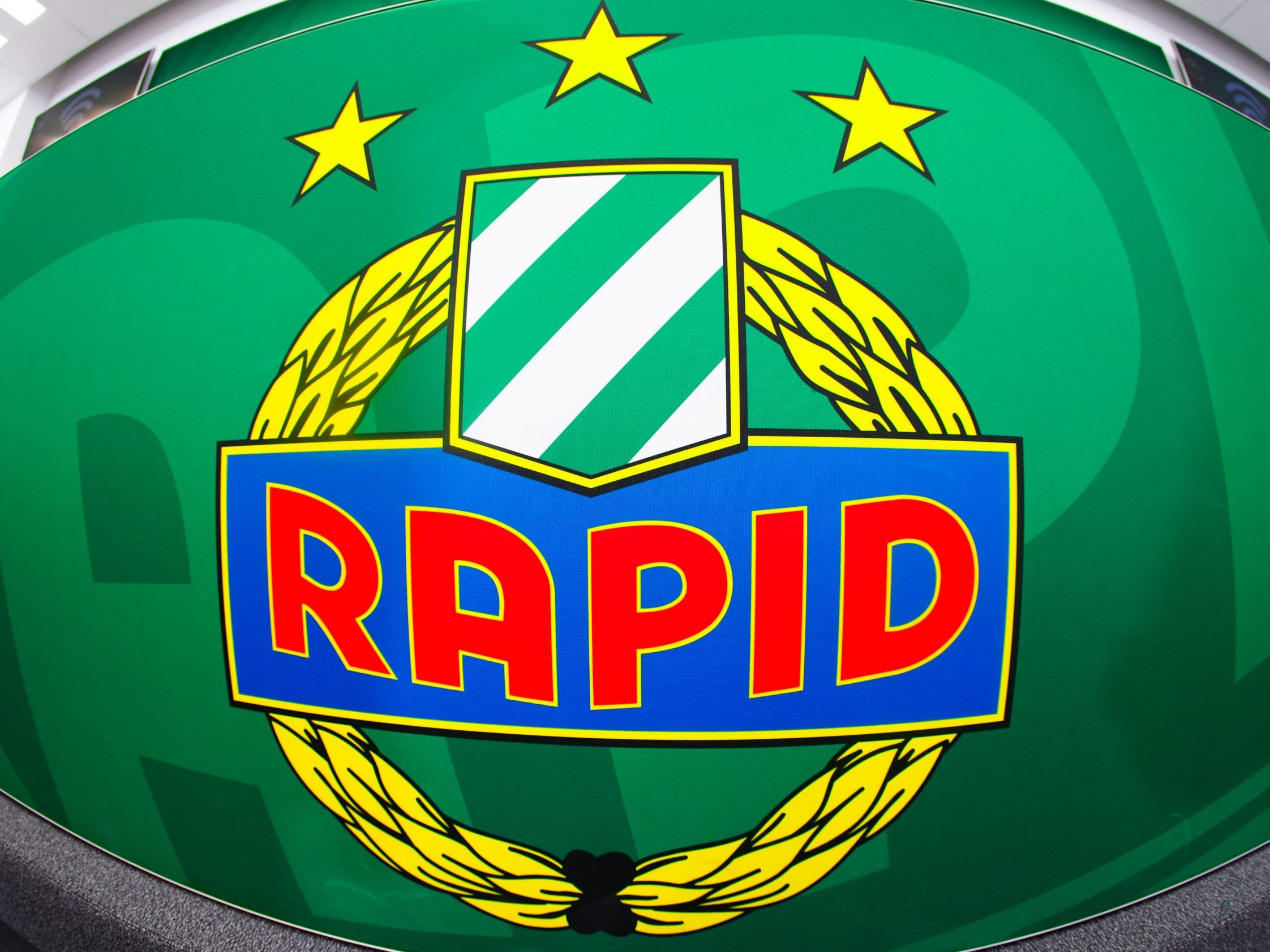 Rapid Wien verstärkt sich weiter. Rapid Wien verstärkt sich weiter.