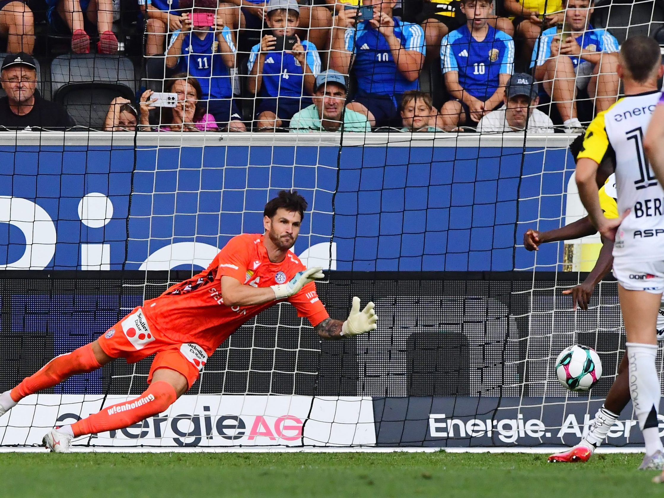 Das 2:1 für den LASK gegen die Wiener Austria per Elfmeter. Das 2:1 für den LASK gegen die Wiener Austria per Elfmeter.