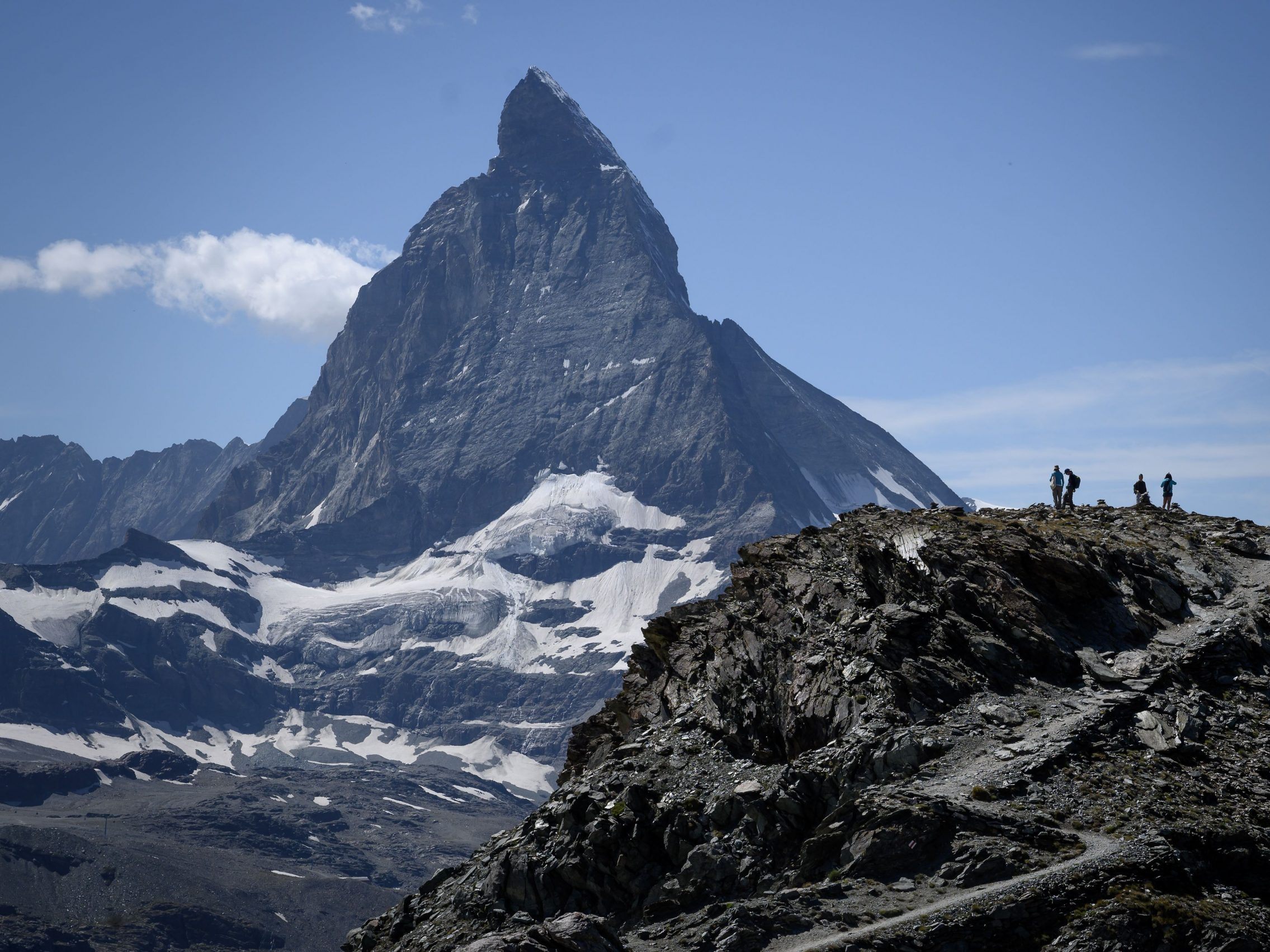 Das Matterhorn ist mit 4478 m ü. M. einer der höchsten Berge der Alpen.
