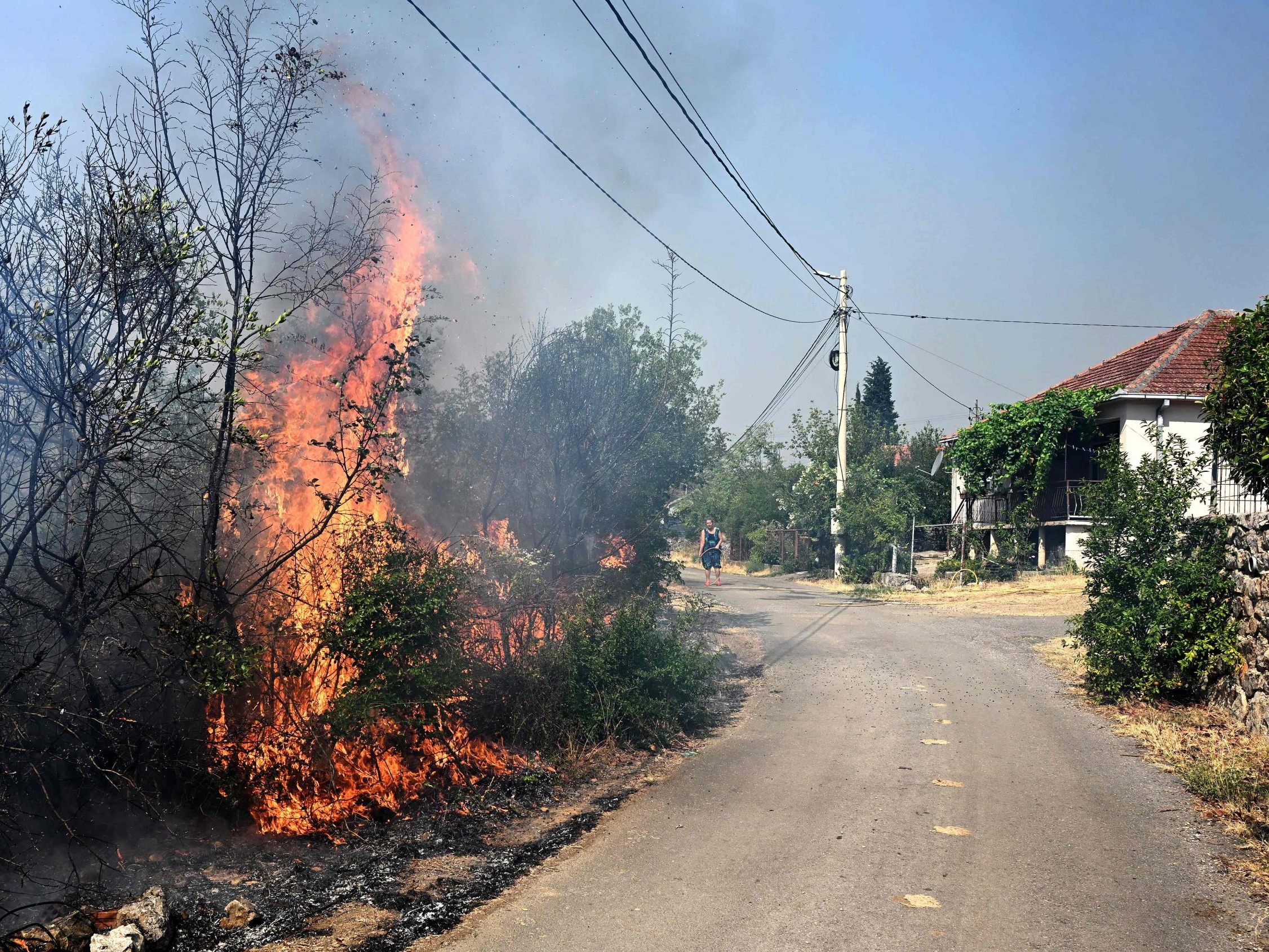 Niederösterreichs Feuerwehr hilft bei Waldbränden in Montenegro.