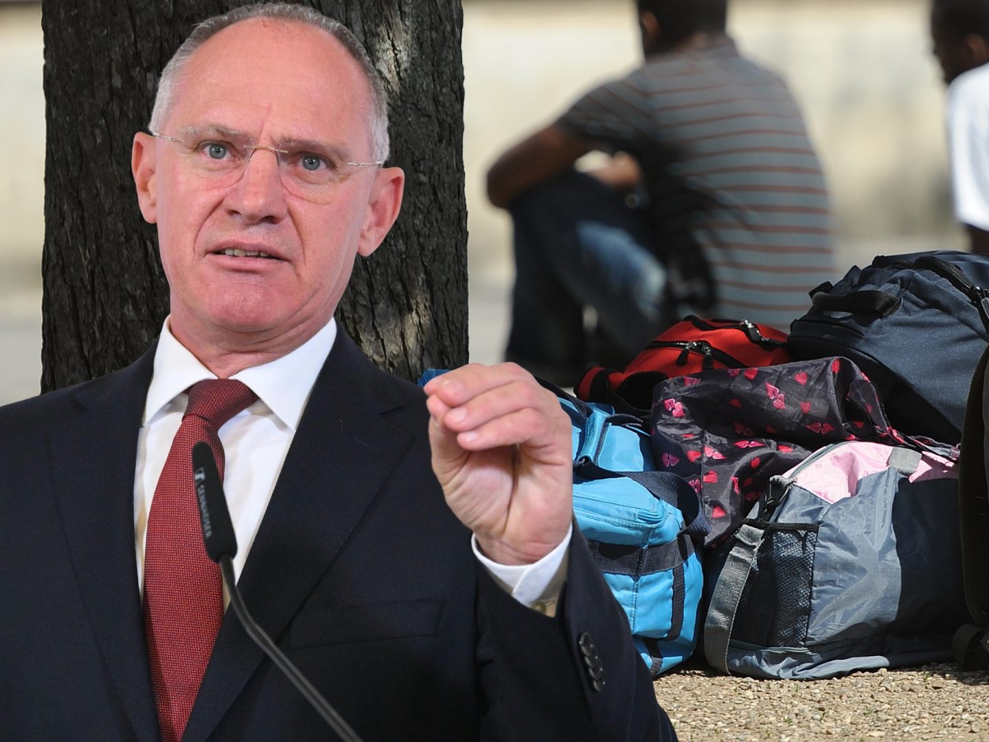 Innenminister Karner will den Familiennachzug für Asylberechtigte dauerhaft stark begrenzen und schließt ein Kontingent „mit Null“ nicht aus.