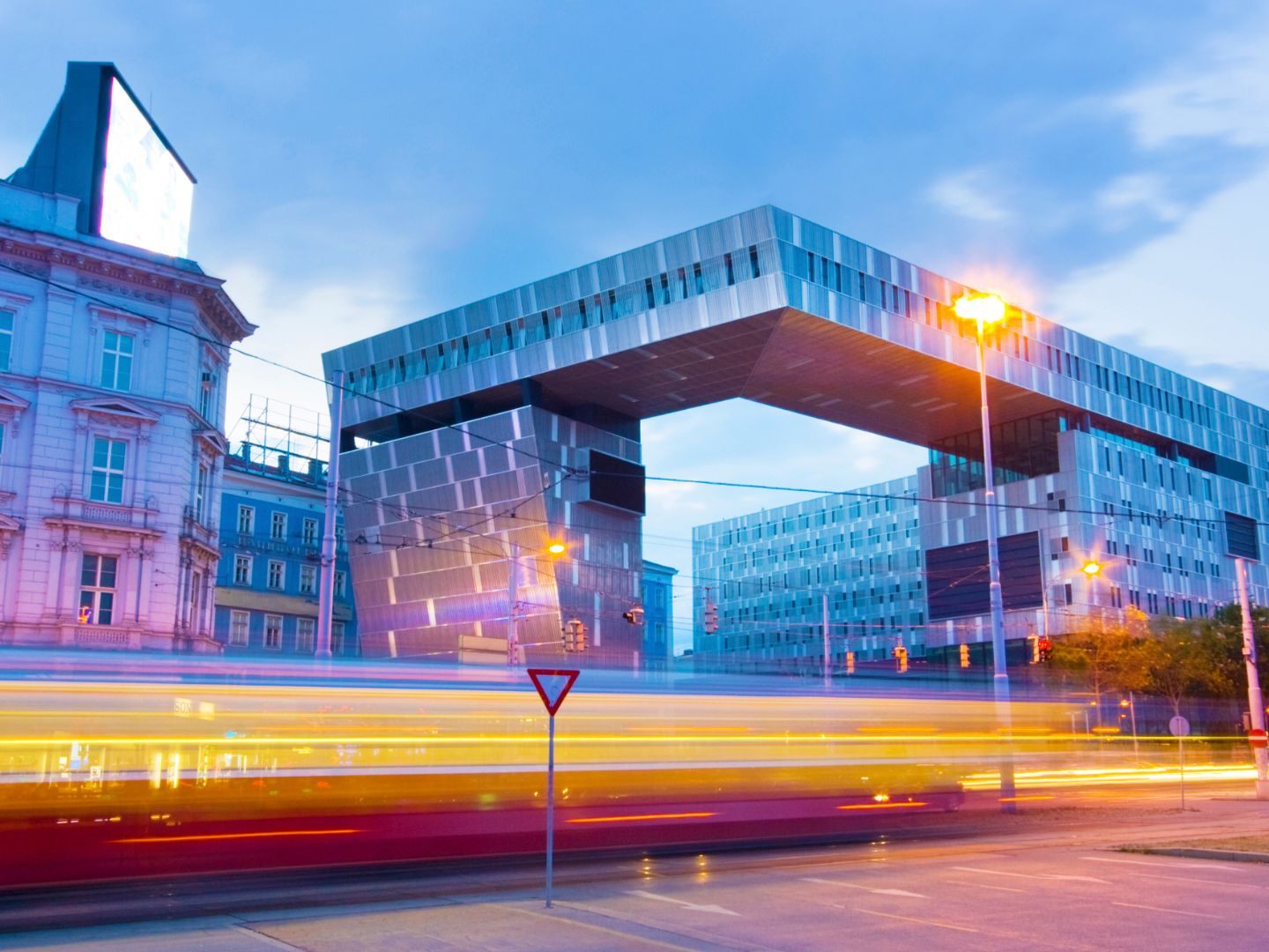 Das teuerste Gebäude, das 2024 in Wien-Rudolfsheim-Fünfhaus verkauft wurde, befindet sich in unmittelbarer Nähe zum Wiener Westbahnhof.