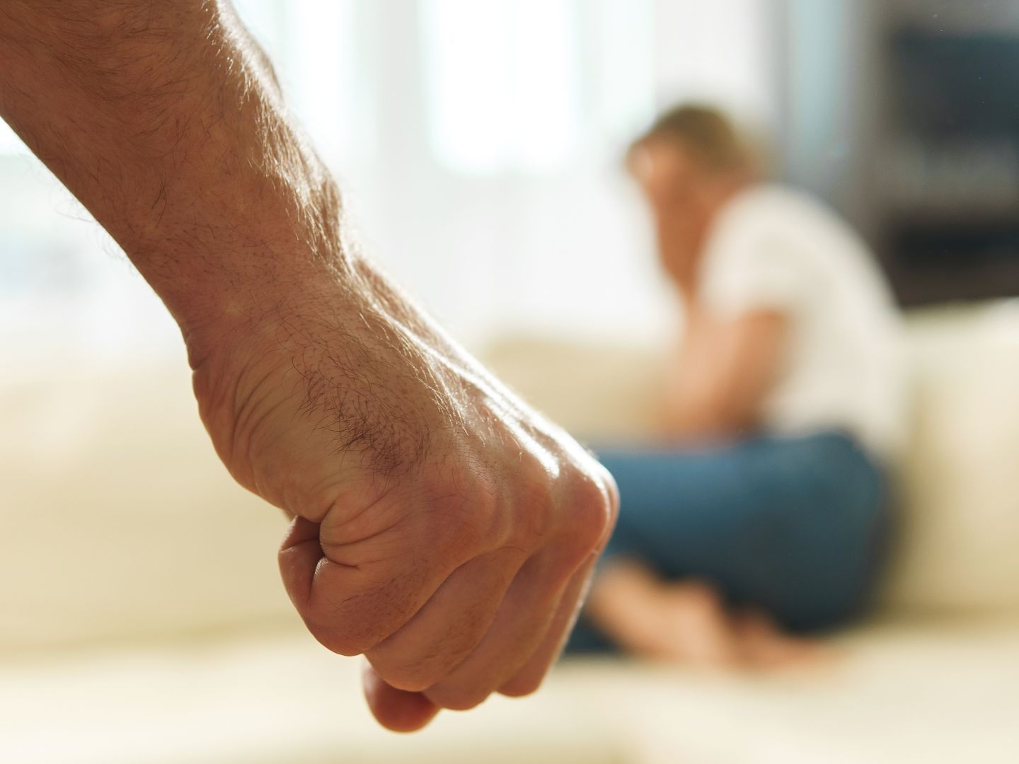 Der 52-Jährige schlug, würgte und bedrohte seine Freundin.