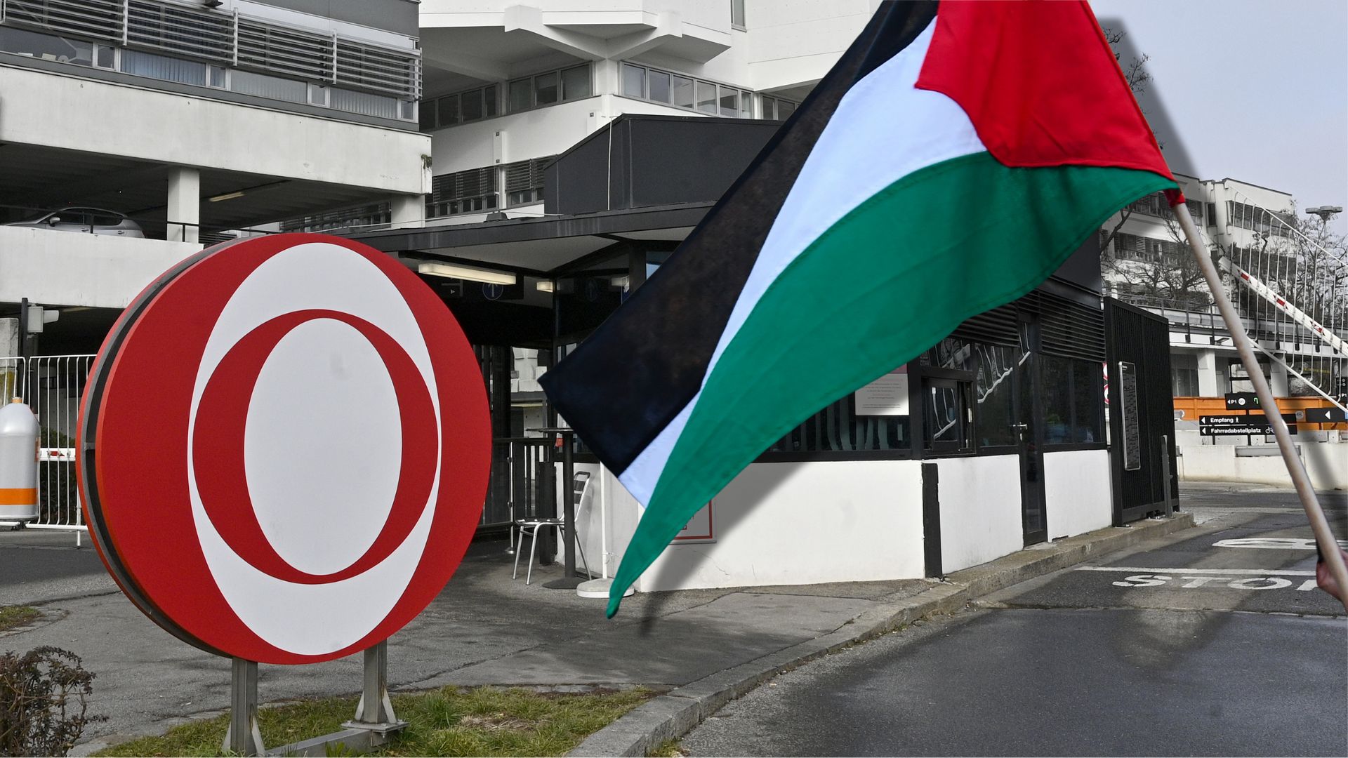 Propalestinski aktivisti vdrli v center ORF na Dunaju, policija posredovala