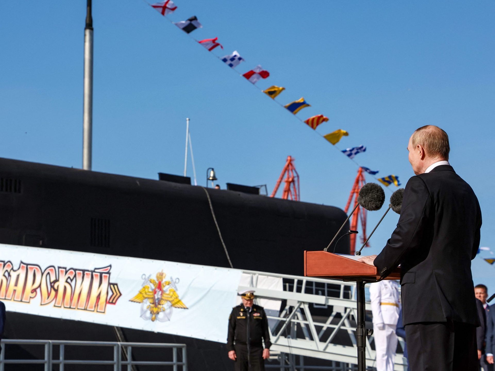 Wladimir Putin bei der Indienststellung der "Knyaz Poscharskiy" am 24. Juli 2025. Wladimir Putin bei der Indienststellung der "Knyaz Poscharskiy" am 24. Juli 2025.