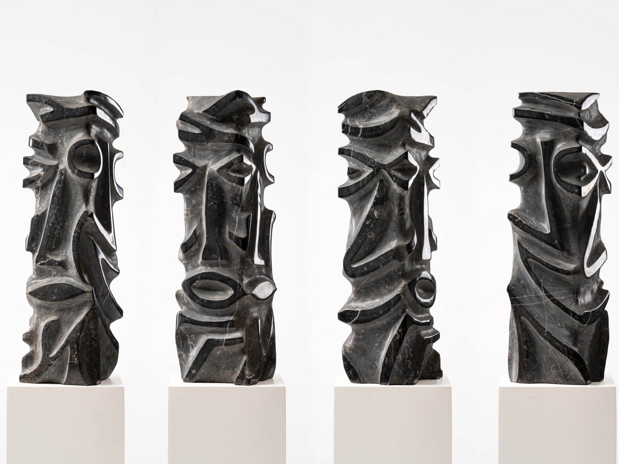 Faces betittelt Stefan Kresser seine Skulptur aus Kalkstein. Faces betittelt Stefan Kresser seine Skulptur aus Kalkstein.