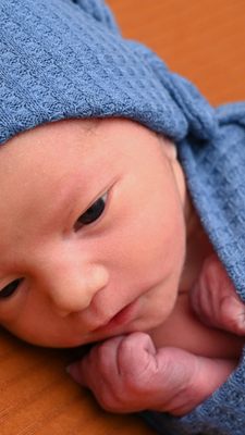 Die gesamte Redaktion von VOL.AT gratuliert herzlich zur Geburt von Jakob Emilian. Wir wünschen der Familie viele unvergessliche Momente voller Liebe und Freude mit ihrem kleinen Sommerwunder.