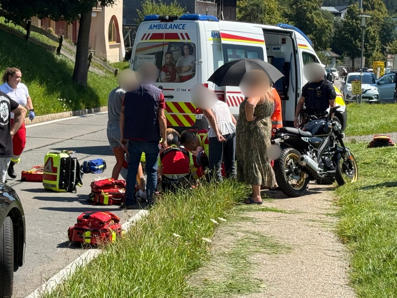 57-jähriger Motorradfahrer bei Unfall unbestimmten Grades verletzt. 57-jähriger Motorradfahrer bei Unfall unbestimmten Grades verletzt.