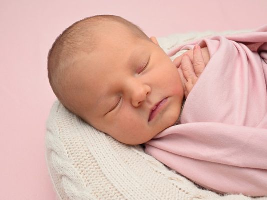 Die gesamte Redaktion von VOL.AT gratuliert herzlich zur Geburt von Rosa. Wir wünschen der Familie viele unvergessliche Momente voller Liebe und Freude mit ihrem kleinen Sommerwunder. Die gesamte Redaktion von VOL.AT gratuliert herzlich zur Geburt von Rosa. Wir wünschen der Familie viele unvergessliche Momente voller Liebe und Freude mit ihrem kleinen Sommerwunder.