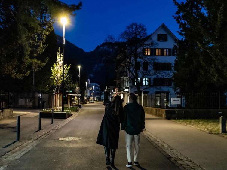 Elf bestehende Leuchten wurden in der Marktstraße technisch aufgerüstet.