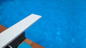 Ein 67-Jähriger starb nach einem Unfall in einem schweizer Schwimmbad.