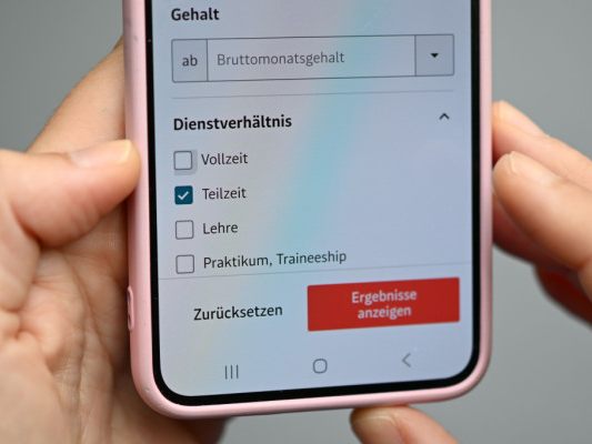 Fast ein Drittel aller Erwerbstätigen arbeiteten 2024 Teilzeit Fast ein Drittel aller Erwerbstätigen arbeiteten 2024 Teilzeit