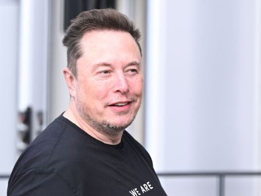 Musk winkt eine Rekordvergütung
