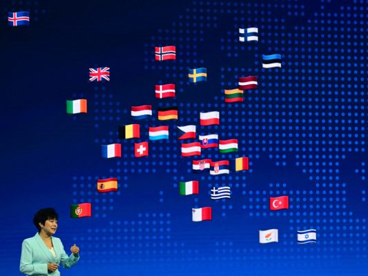 BYD-Vizechefin Stella Li bei der IAA in München am Montag
