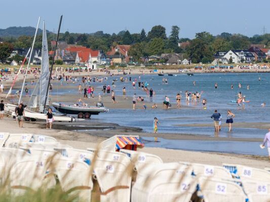 Die Hitzewelle machte für viele Urlauber die Strände unattraktiver Die Hitzewelle machte für viele Urlauber die Strände unattraktiver