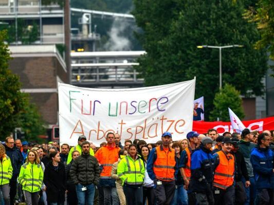 Die Belegschaft gab sich kämpferisch Die Belegschaft gab sich kämpferisch
