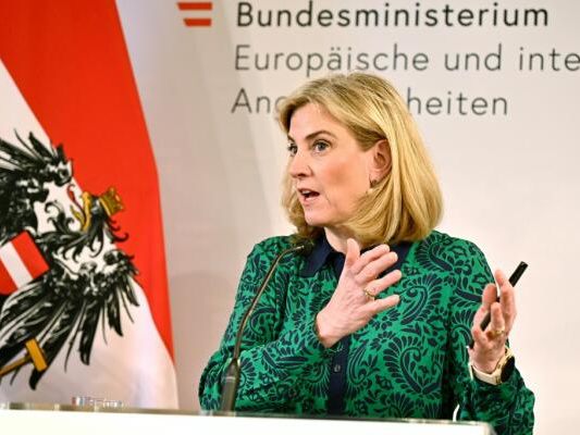 Außenministerin Beate Meinl-Reisinger (NEOS)