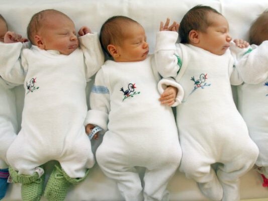 Babys hießen im Vorjahr am öftesten Emilia und Elias