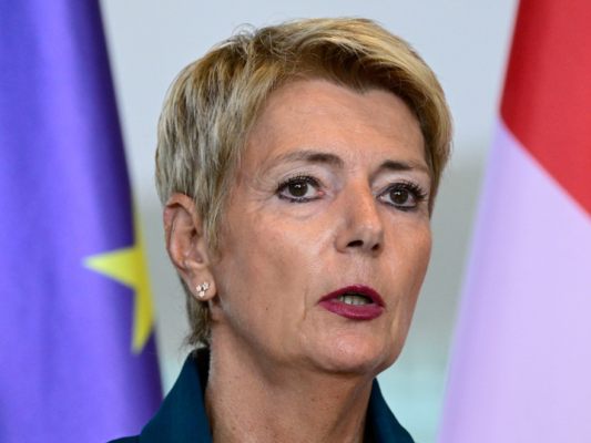 Schweiter Bundespräsidentin Keller-Sutter lädt zu dem Treffen Schweiter Bundespräsidentin Keller-Sutter lädt zu dem Treffen