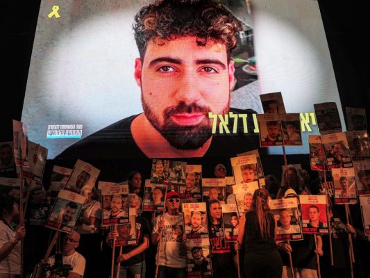 Bild von Guy Gilboa-Dalal bei Demonstration (Archiv)