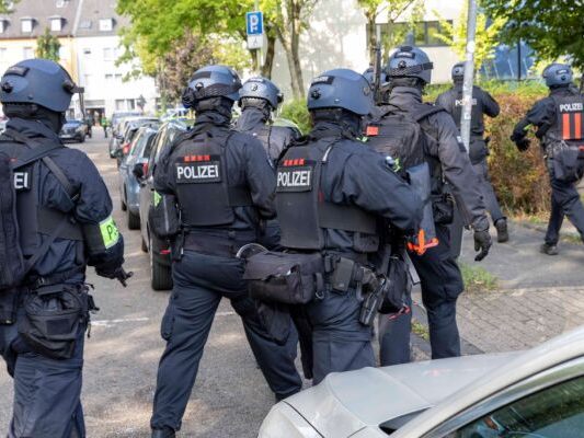 Täter wohl ein Schüler des Berufskollegs Täter wohl ein Schüler des Berufskollegs