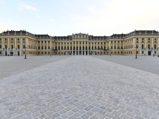 Der Ehrenhof von Schloss Schönbrunn soll weiter Konzertkulisse bleiben Der Ehrenhof von Schloss Schönbrunn soll weiter Konzertkulisse bleiben