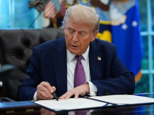Trump erachtet Bezeichnung Pentagon für "zu defensiv" und zu "woke" Trump erachtet Bezeichnung Pentagon für "zu defensiv" und zu "woke"