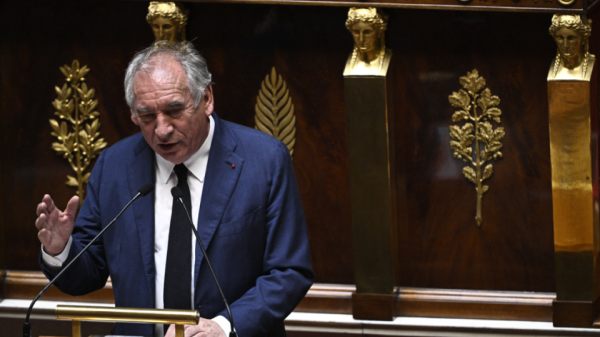 Premier Bayrou stemmt sich gegen Machtverlust