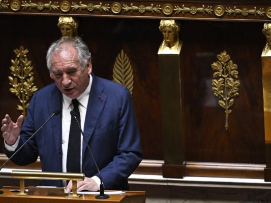 Premier Bayrou stemmt sich gegen Machtverlust