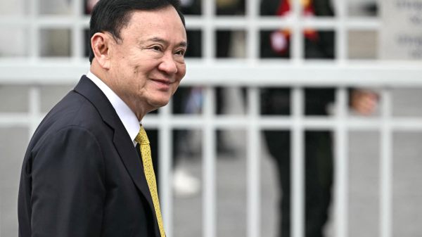 Thaksin bei seiner Ankunft beim Höchstgericht
