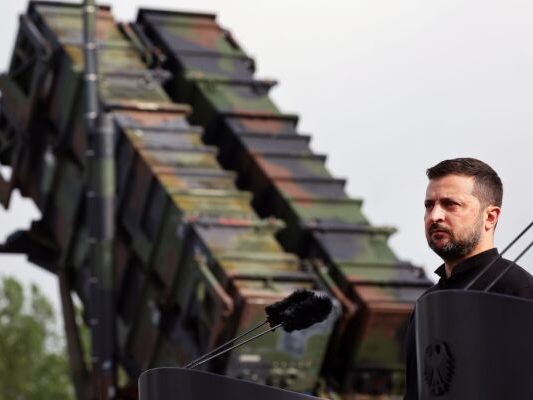 Selenskyj berichtete von über 20 toten Zivilisten (Archiv)