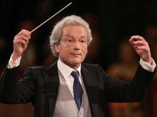 Wiener Philharmoniker Konzert mit Dirigent Franz Welser-Möst Wiener Philharmoniker Konzert mit Dirigent Franz Welser-Möst