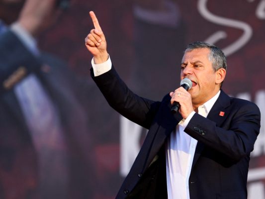 CHP-Chef Özgür Özel droht Absetzung CHP-Chef Özgür Özel droht Absetzung