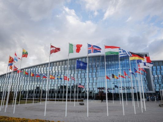 Estland will mit NATO-Partnern beraten Estland will mit NATO-Partnern beraten