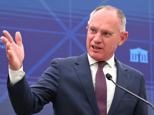 Innenminister Gerhard Karner bei einer Pressekonferenz im September