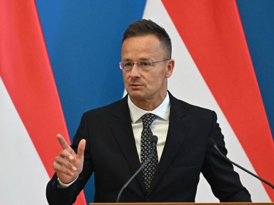 Außenminister Szijjártó nimmt sich USA als Vorbild