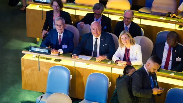 Van der Bellen, Stocker und Meinl-Reisinger bei Sitzung in New York