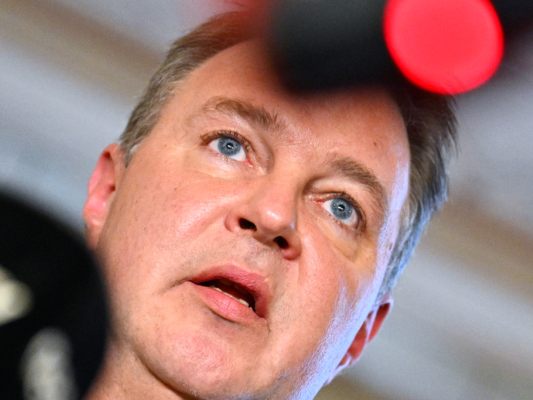 Kulturminister Babler legte den Kunst- und Kulturbericht 2024 vor Kulturminister Babler legte den Kunst- und Kulturbericht 2024 vor