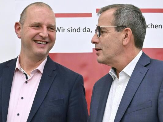 Eckehard Quin und Christian Meidlinger geben sich kämpferisch Eckehard Quin und Christian Meidlinger geben sich kämpferisch
