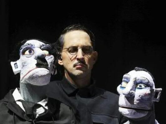 Nikolaus Habjan zwischen "Hitler" und "Goebbels" Nikolaus Habjan zwischen "Hitler" und "Goebbels"