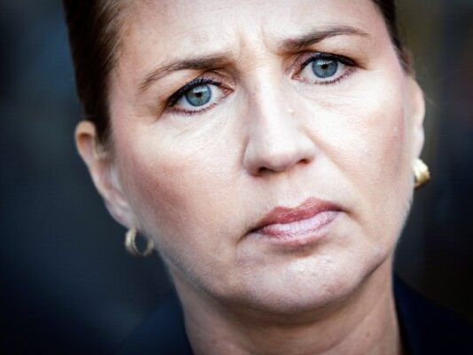 Dänische Regierungschefin Frederiksen wegen Drohneneinflügen besorgt Dänische Regierungschefin Frederiksen wegen Drohneneinflügen besorgt