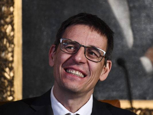 Didier Queloz erhielt 2019 den Nobelpreis für Physik Didier Queloz erhielt 2019 den Nobelpreis für Physik
