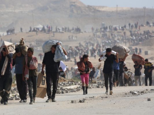 Hilfesuchende Palästinenser im Gazastreifen Hilfesuchende Palästinenser im Gazastreifen