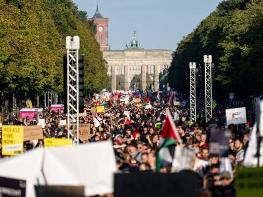 Demo wendet sich gegen Israels Kriegspolitik Demo wendet sich gegen Israels Kriegspolitik