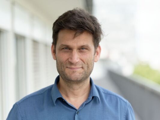 Christian Ehring erhält Deutschen Kabarettpreis Christian Ehring erhält Deutschen Kabarettpreis