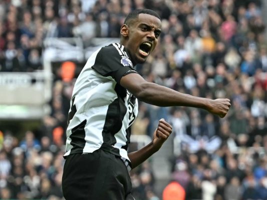 Isak-Transfer ragte beim fröhlichen Geldausgeben in England hervor