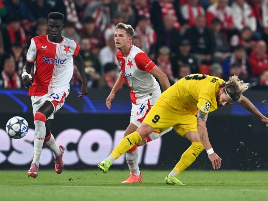 Zwei Tore von Mbodji (l.) reichten Slavia nicht zum Sieg Zwei Tore von Mbodji (l.) reichten Slavia nicht zum Sieg
