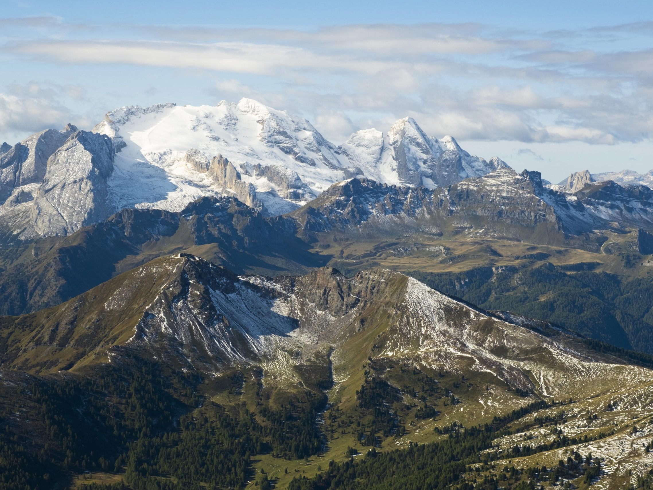 Die Marmolata gilt als größter Gletscher der Dolomiten und liegt in der norditalienischen Provinz Belluno. Die Marmolata gilt als größter Gletscher der Dolomiten und liegt in der norditalienischen Provinz Belluno.