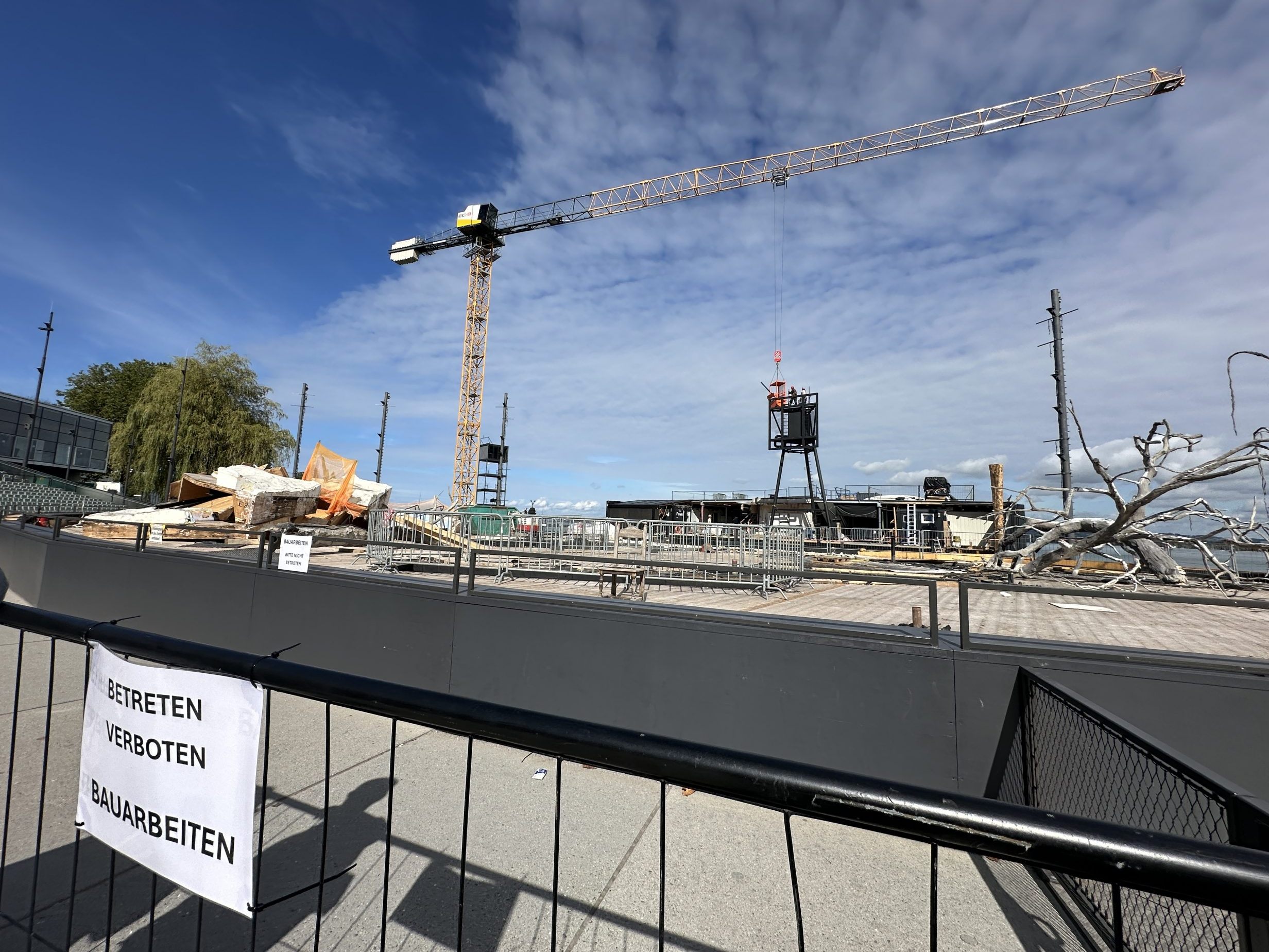 "Der Freischütz" verschwindet langsam aber sicher von der Seebühne.