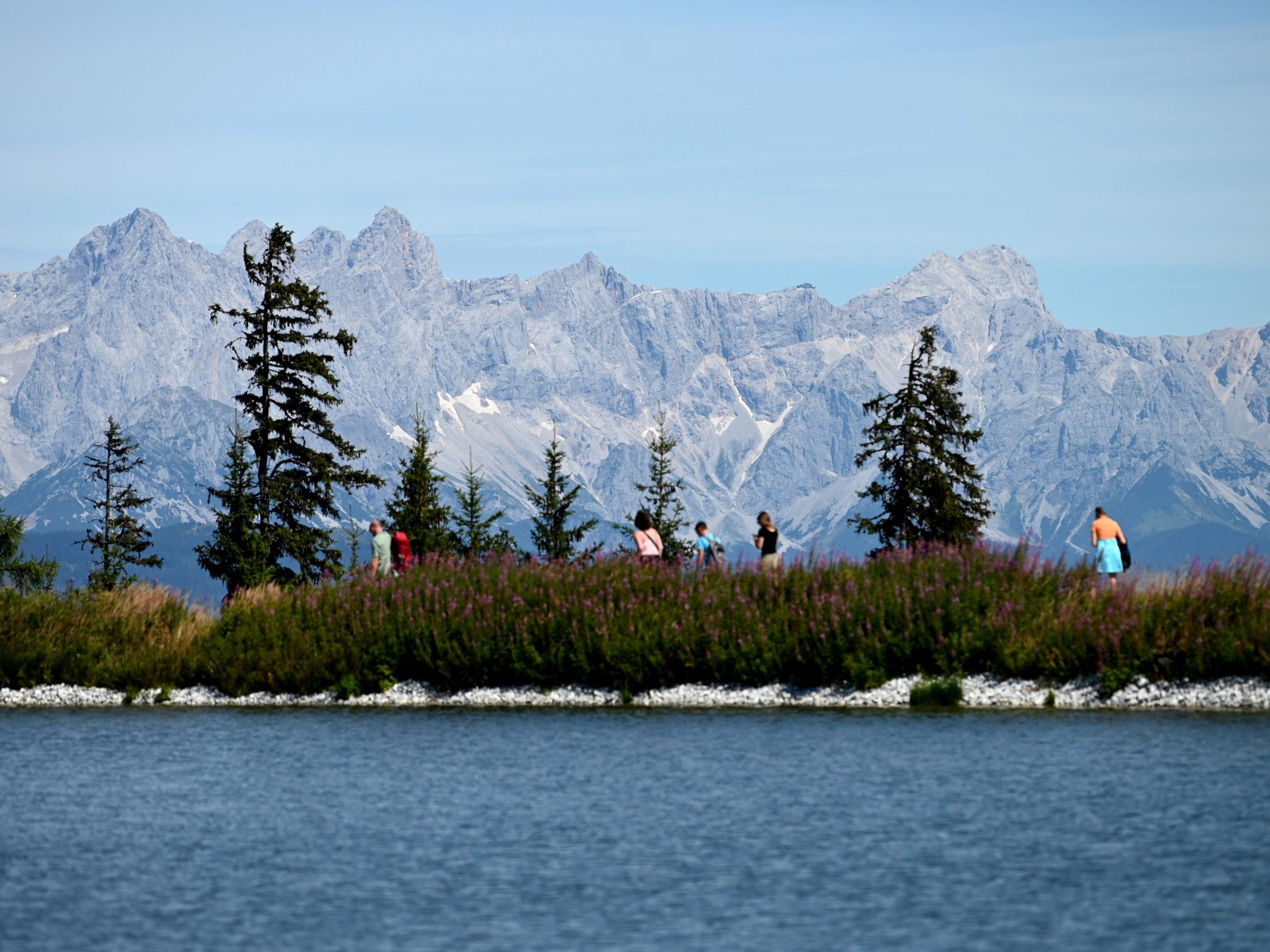 Im Hintergrund zu sehen: der Dachstein.